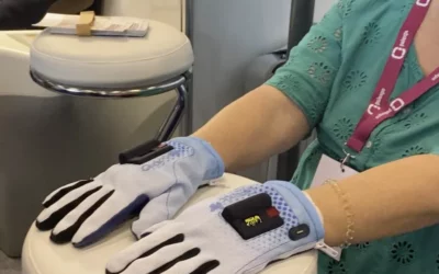 Cómo controlar el dolor articular con un tratamiento de guantes electrónicos